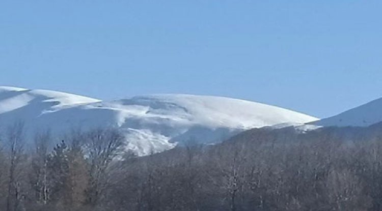 Akdağ Kayak Merkezi'ne kar yağdı
