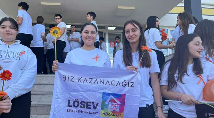 Altınkum Turizm Meslek Lisesi'nden LÖSEV'e anlamlı destek