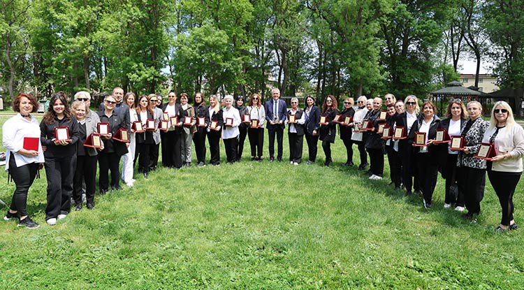 Atakum'da Cumhuriyet Kadınları Bandosu'na plaket