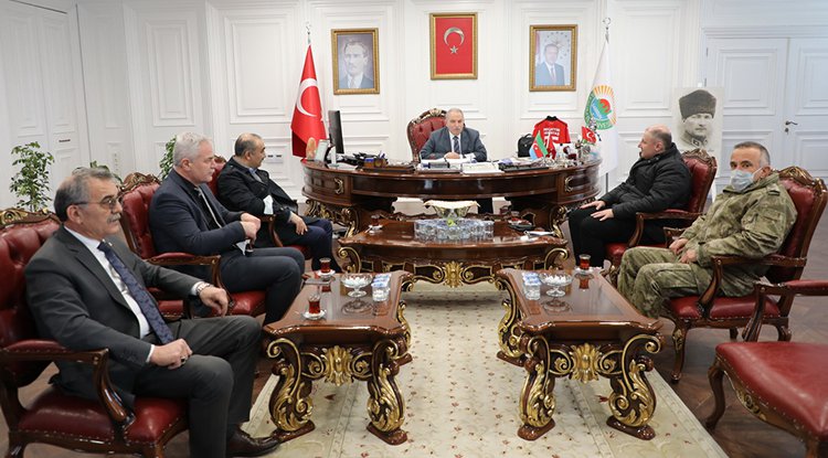 Başkan Demirtaş'a komutan misafir