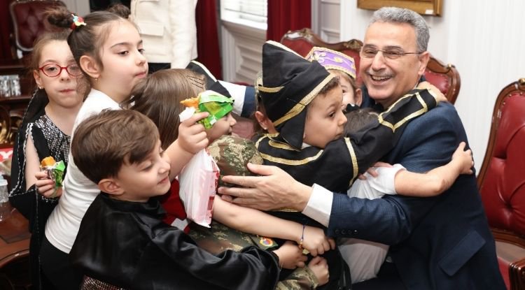 Başkan İhsan Kurnaz'dan 23 Nisan Mesajı