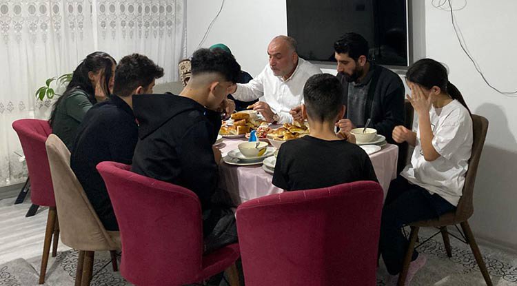 Başkan Sandıkçı'dan 'Çat Kapı' İftar