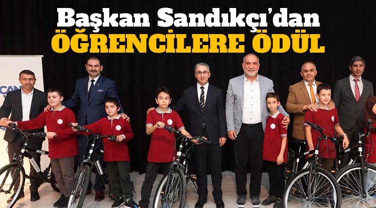 Başkan Sandıkçı'dan Öğrencilere Ödül