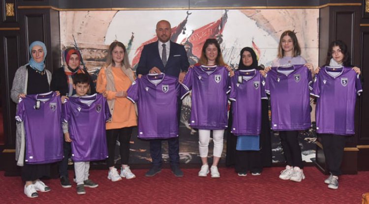 Başkan Togar'dan mor Samsunspor forması