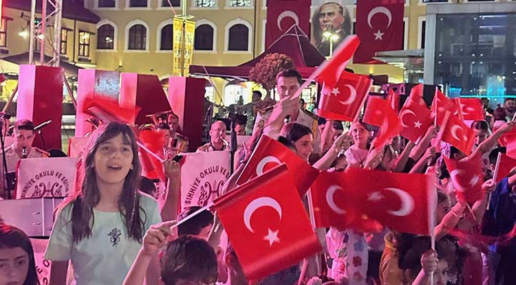 Bulvar AVM'de 30 Ağustos coşkuyla kutlandı