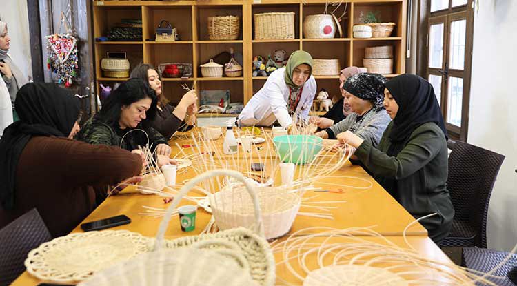 Büyükşehir'den kadınlara kurs desteği