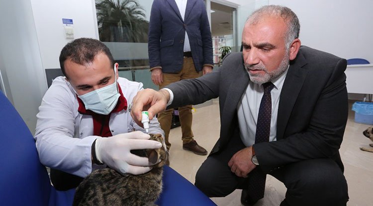 Canik, 'can dostları' unutmuyor