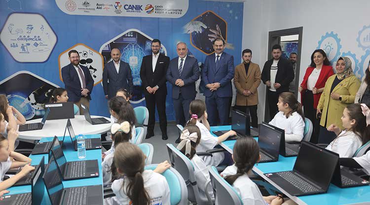 Canik'e Avustralya Büyükelçiliği'nden Destek