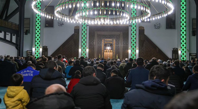 Canik’te binler Miraç Kandili’nde buluştu