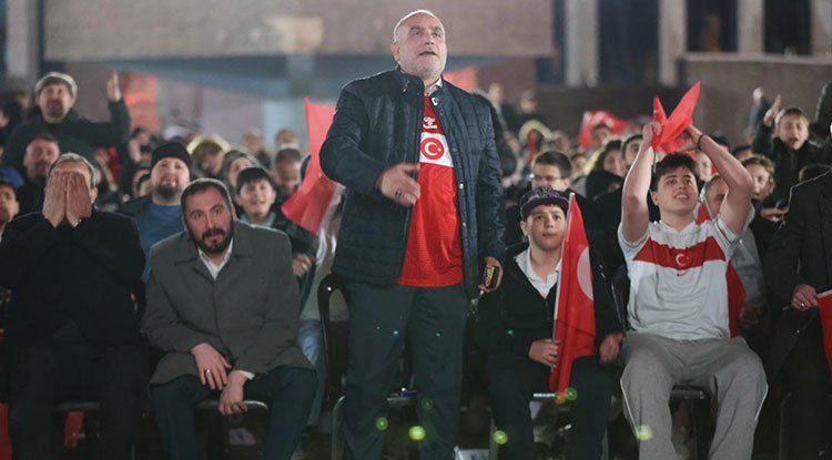 Canik'te Milli Maç Heyecanı Dev Ekranla Paylaşıldı