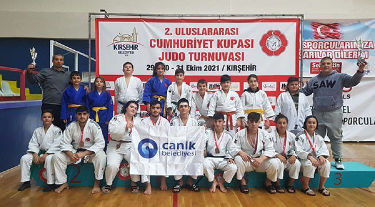 Canikli judocular rakip tanımıyor