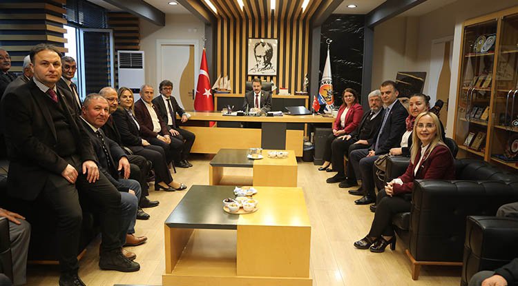 CHP’li heyetten Başkan Deveci’ye ziyaret