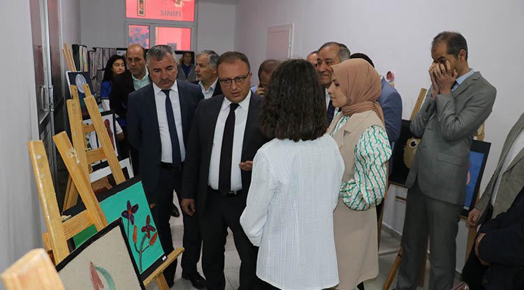 Havza'da anaokulu öğrencilerinden resim sergisi