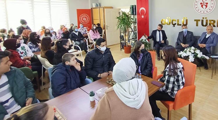 Kasapoğlu Kitap Kahve'de