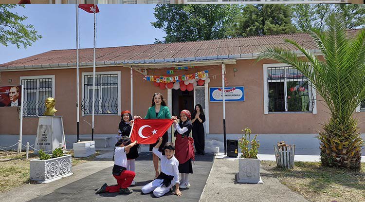 Kumköy İlkokulu'ndan renkli yılsonu kapanışı