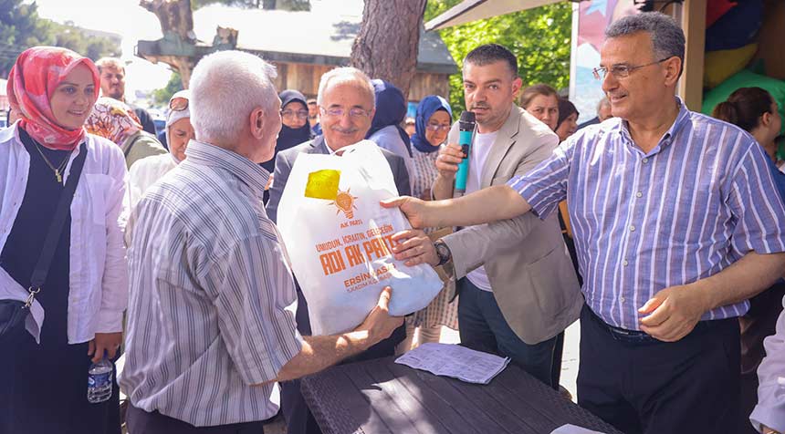 Cumhurbaşkanı Erdoğan İmzalı Belgeler Sahiplerine Takdim Edildi