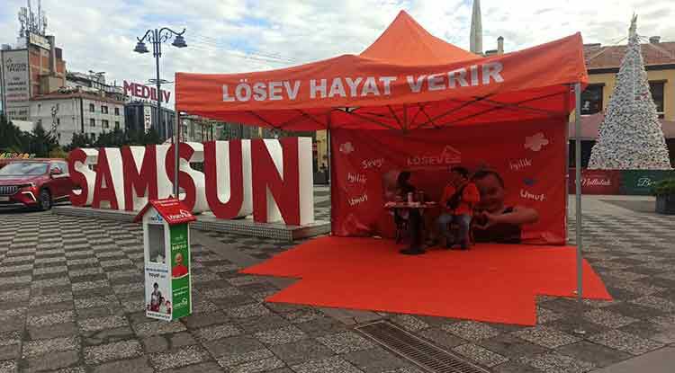 LÖSEV’den 'Turuncu Çadır' Etkinliği