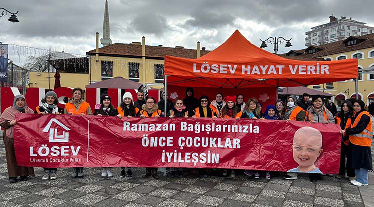 LÖSEV, 8 Mart’ta Kadınların Sağlık Mücadelesine Dikkat Çekti
