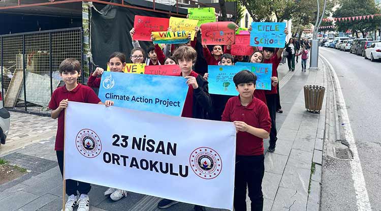 23 Nisan Ortaokulu Öğrencileri Küresel İklim Hareketinde