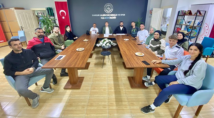 Salıpazarı'nda gençler için toplanıldı