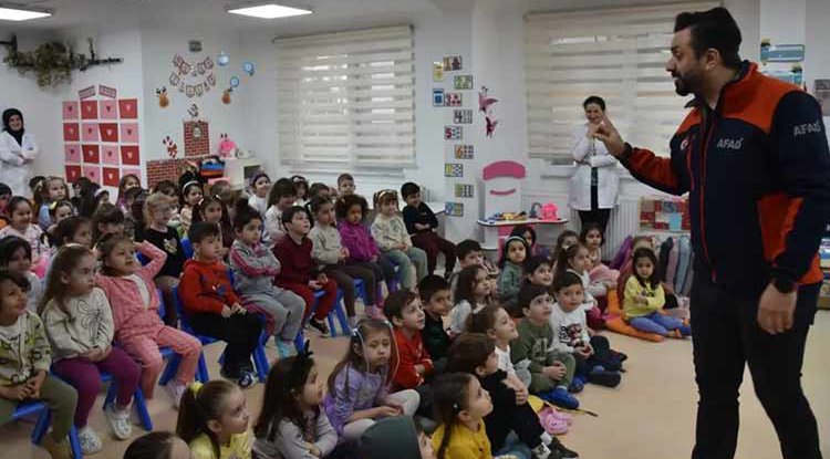 Samsun'da Ataçocuklu miniklere afet eğitimi