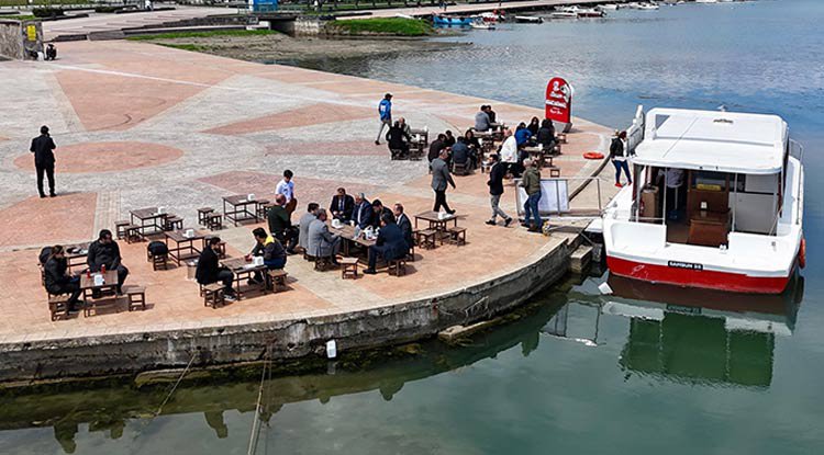 Samsun'da balık ekmek teknesi açıldı