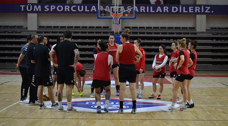 Samsun’da Basketbol Heyecanı: Zorlu Koleji'nin Kritik Sınavı