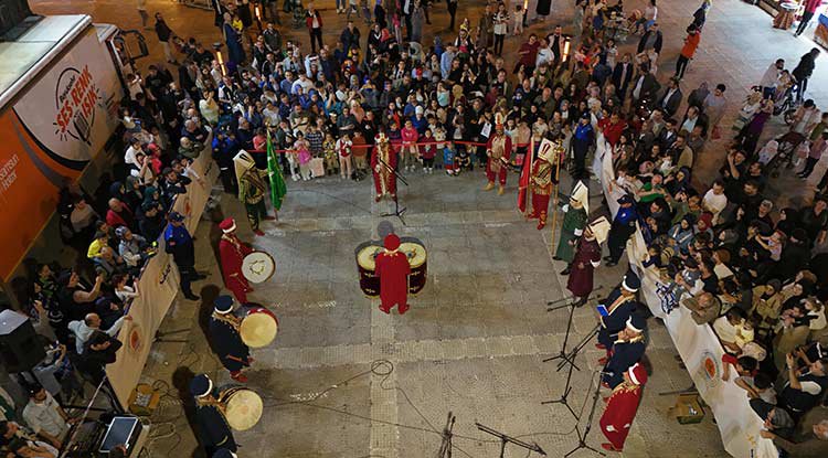 Samsun'da Ramazan Sokakları'na yoğun ilgi