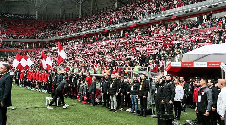 Samsunspor'da kombineler satışta