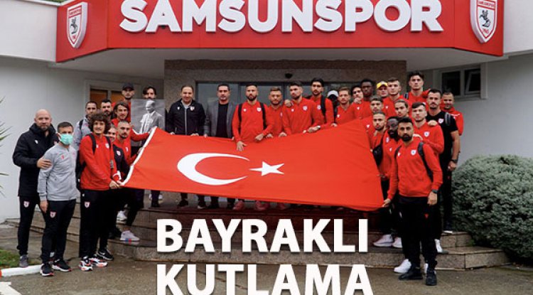 Samsunspor'dan bayraklı kutlama