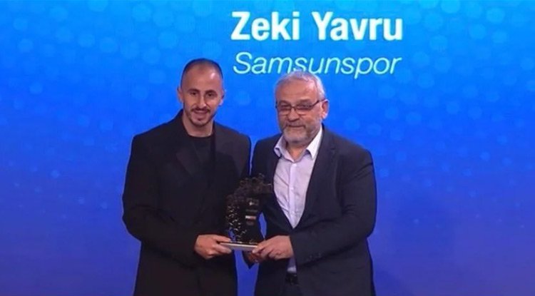 Samsunspor Kaptanı Zeki Yavru Yılın Sağ Beki Seçildi!