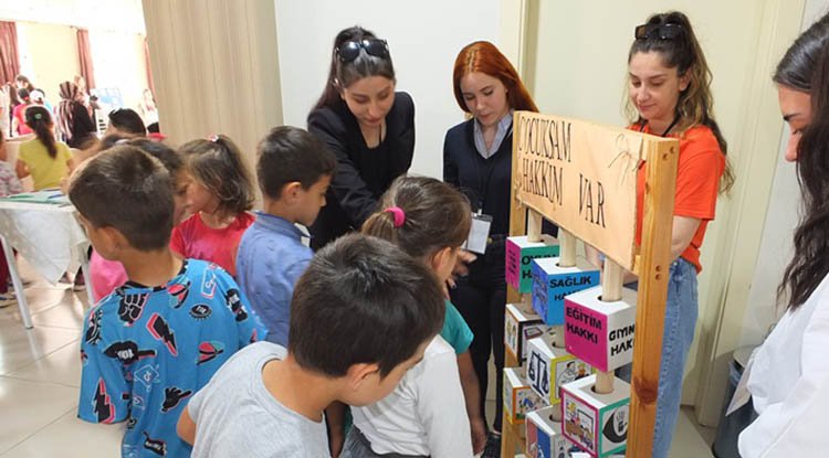 Vezirköprü MYO Öğrencileri çocuk istismarına dikkat çekti