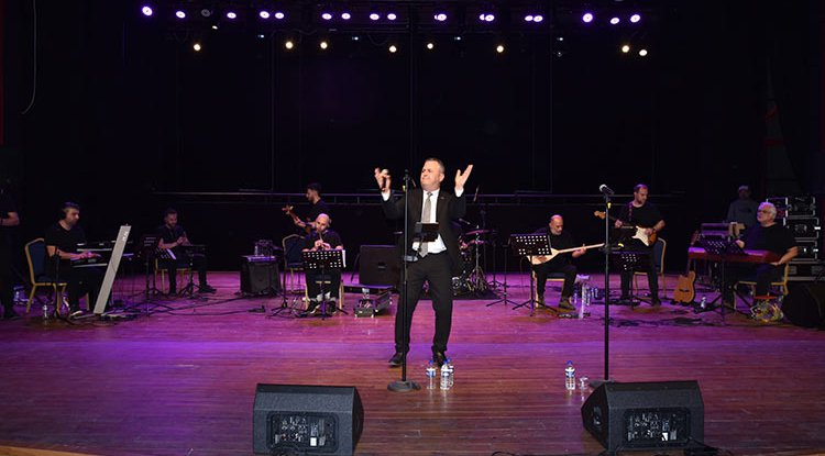 Volkan Konak ve Edip Akbayram Atakum'da Anıldı