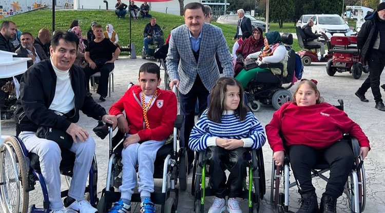 YAHYA ÇINKIL, ENGELLİ VATANDAŞLARLA BULUŞTU
