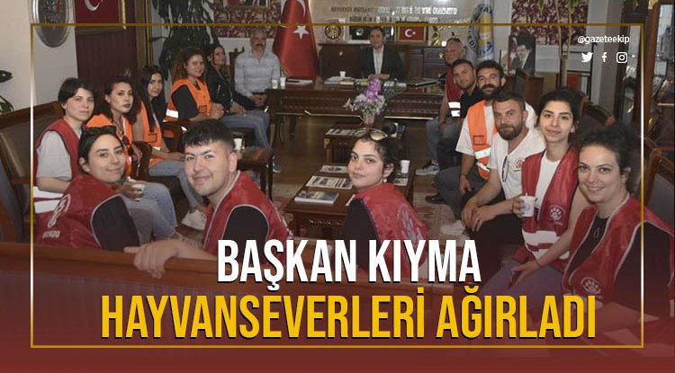 Yakakent'te Başkan Kıyma hayvanseverleri ağırladı