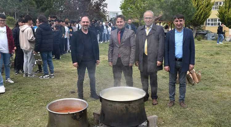 Yakakent'te okulda Hıdrellez coşkusu