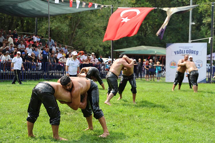 Atakum'da pehlivanlar er meydanına çıktı